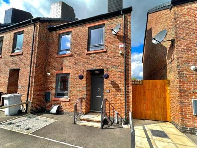 House for sale in Hurdsfield, Macclesfield