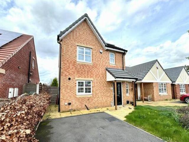 House for sale in Walton, West Yorkshire