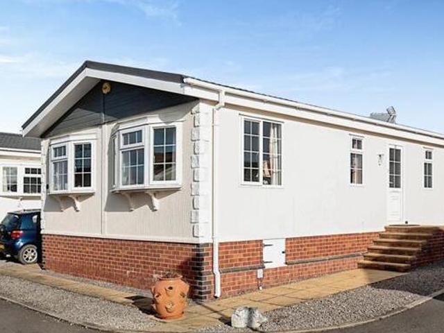 House for sale in Green Close, Warwickshire