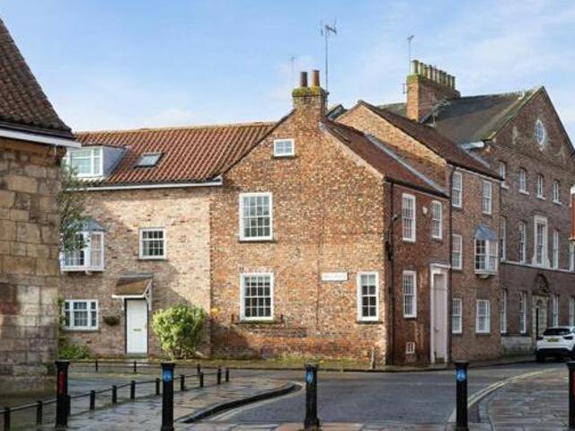 House for sale in High Field, York