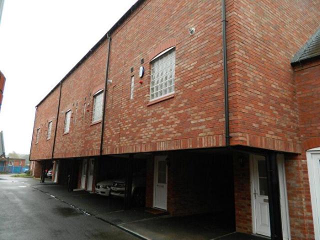 Apartment for rent in Elmfield, Leicestershire