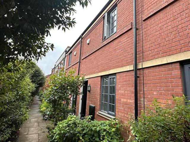 Apartment for rent in Belgrave, Old Wharf