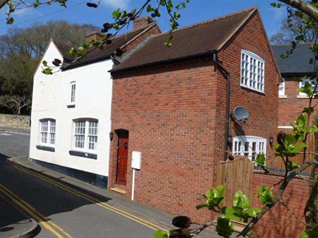 Apartment for rent in Cliff Hill, Green Close