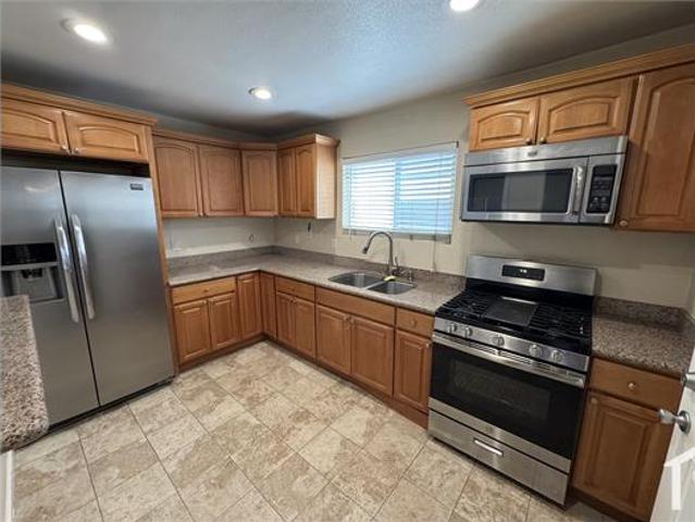 Townhouse for rent in Oakland