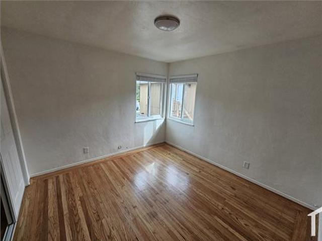 Townhouse for rent in Oakland