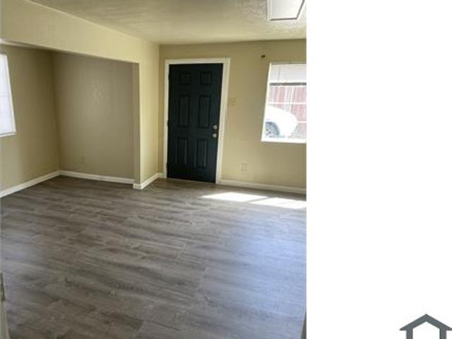 Townhouse for rent in Oakland