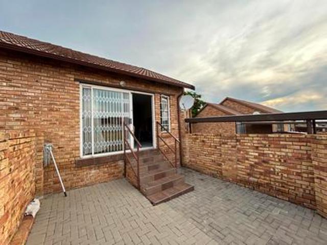 Townhouse for rent in Centurion, Gauteng