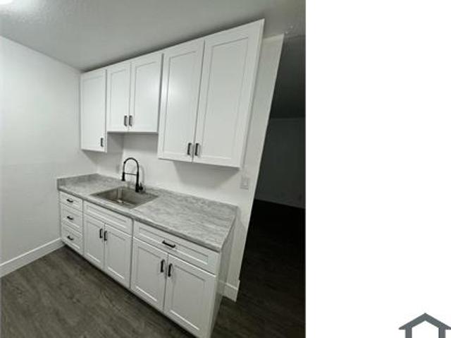Townhouse for rent in Oakland
