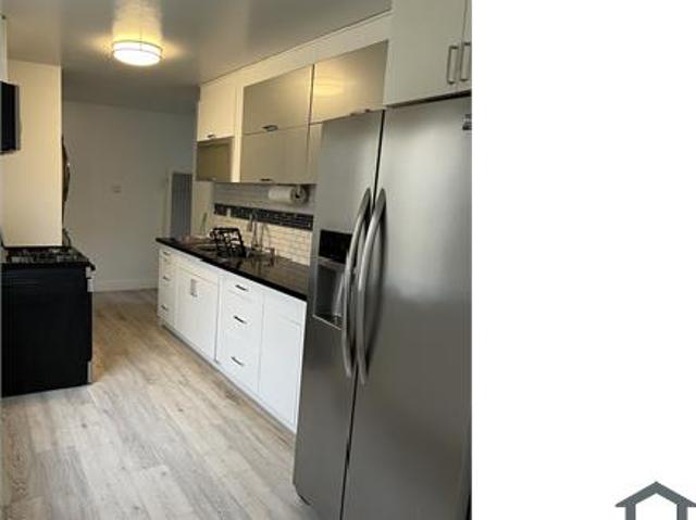 Townhouse for rent in Oakland Townhouse for rent in Oakland