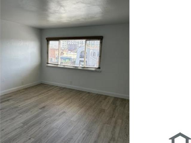 Townhouse for rent in Oakland