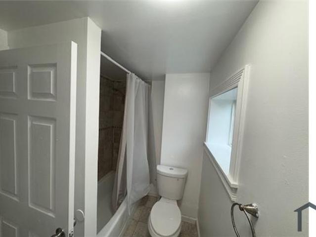 Townhouse for rent in Oakland