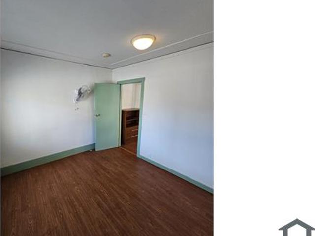 Townhouse for rent in Oakland
