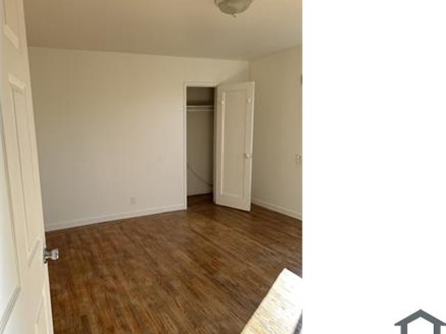 Townhouse for rent in Oakland