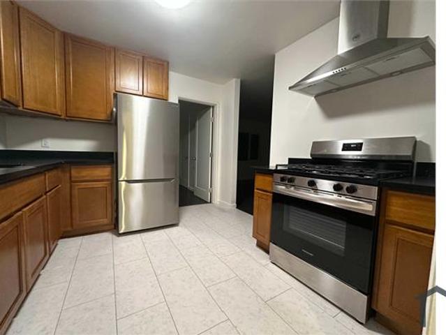 Townhouse for rent in Oakland