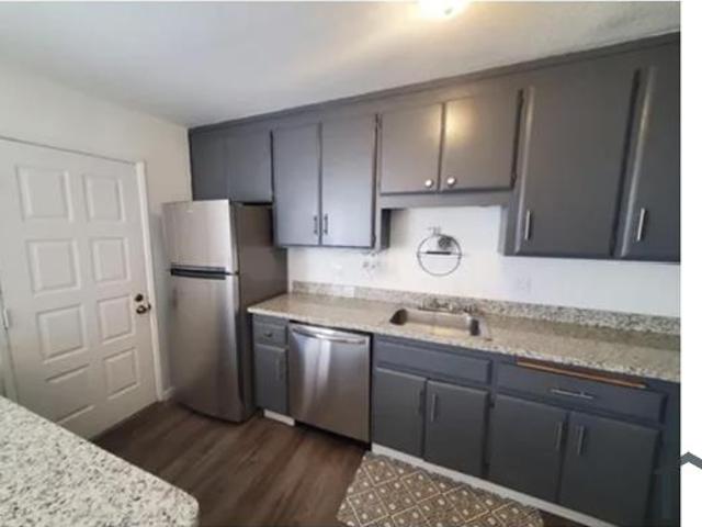 Townhouse for rent in Oakland