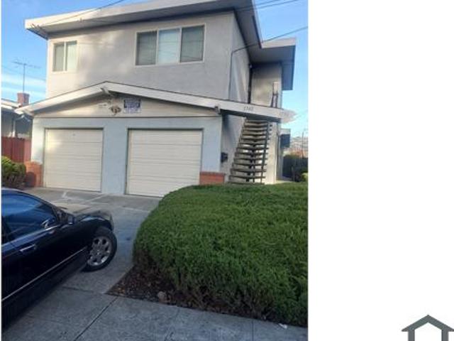 Townhouse for rent in Oakland