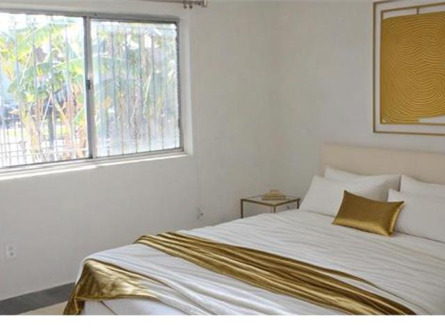 Townhouse for rent in Los Angeles