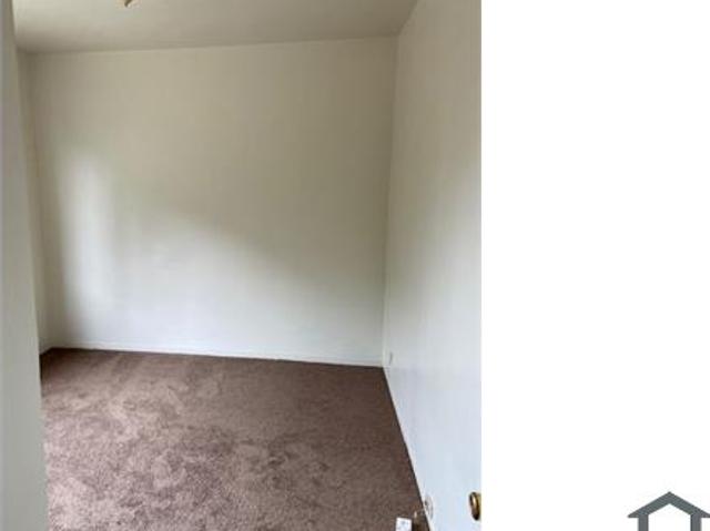 Townhouse for rent in Oakland