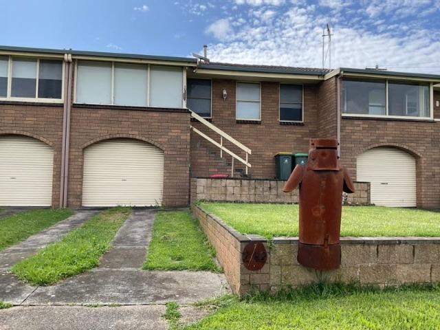 Townhouse for rent in Dennington, Victoria