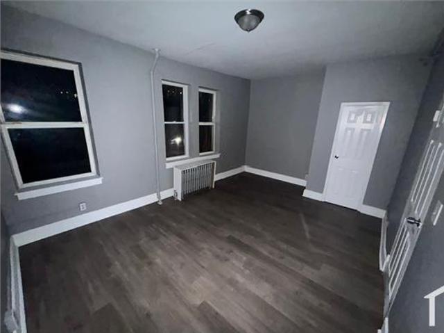 Townhouse for rent in Newark