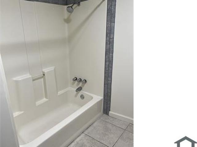 Townhouse for rent in Oakland