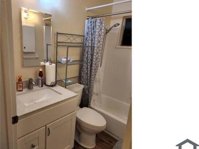Townhouse for rent in Oakland