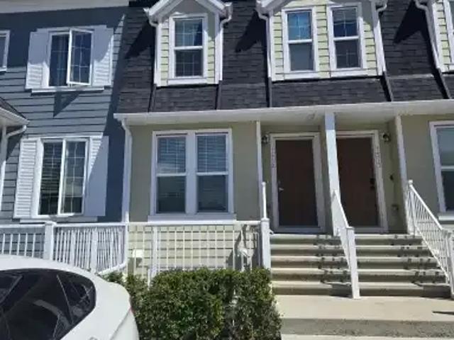 Townhouse for rent in Airdrie, Alberta