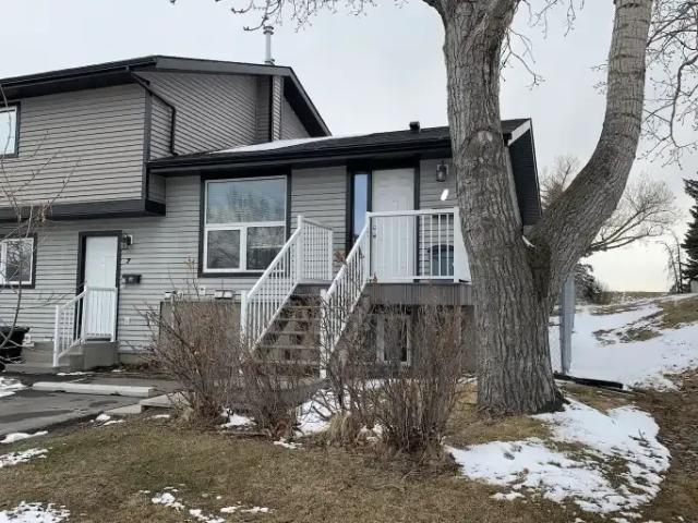 Townhouse for rent in Big Springs, Airdrie