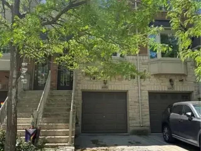 Townhouse for rent in Burlington, Ontario