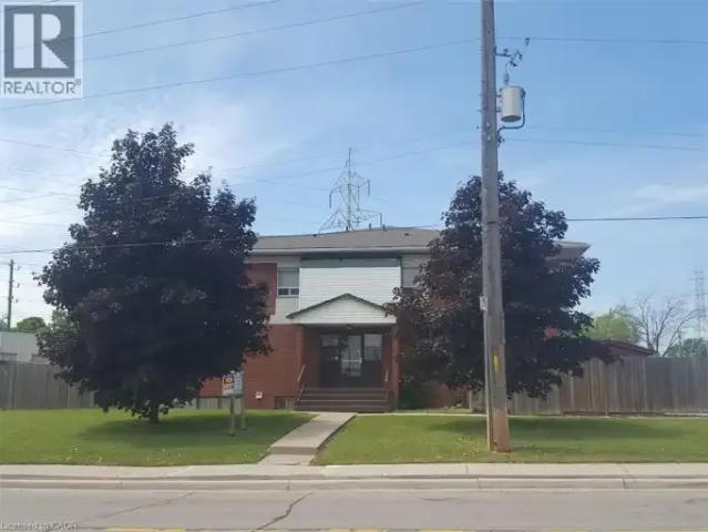 Townhouse for rent in Burlington, Ontario