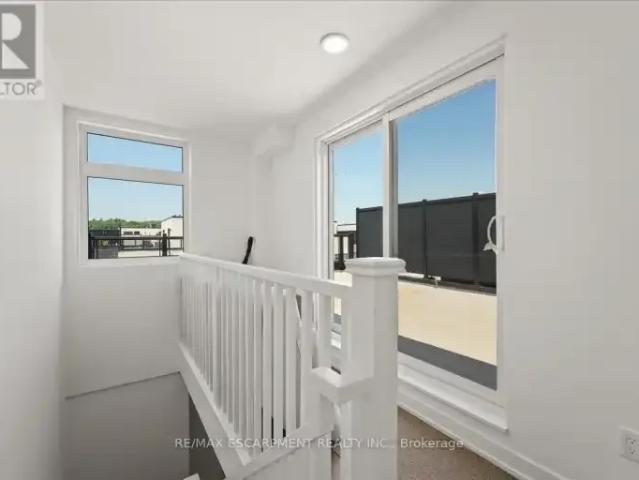 Townhouse for rent in Burlington, Ontario