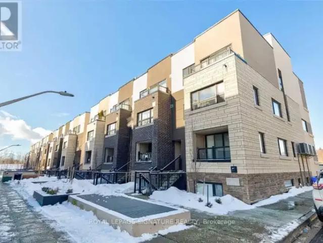 Townhouse for rent in Burlington, Ontario