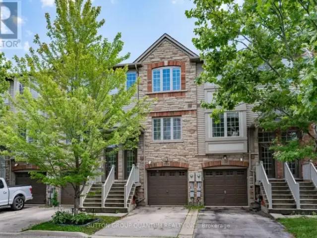Townhouse for rent in Burlington, Ontario