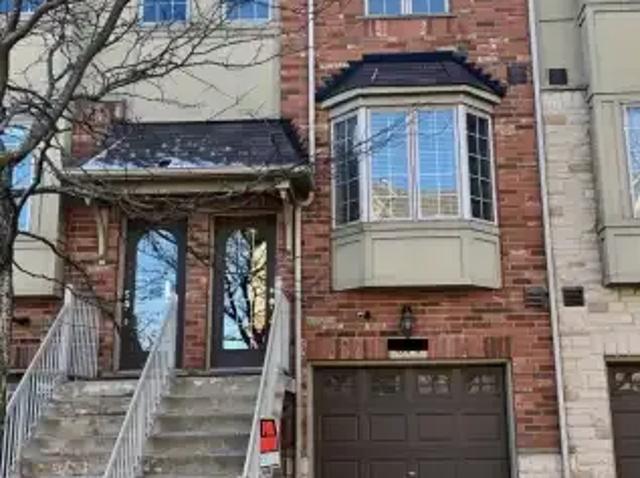 Townhouse for rent in Burlington, Ontario
