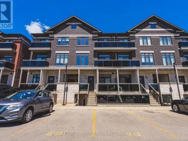 Townhouse for rent in Burlington, Ontario