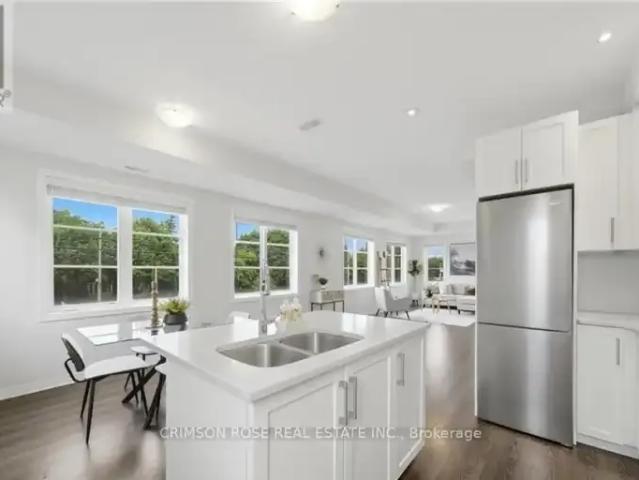 Townhouse for rent in Burlington, Golden Horseshoe