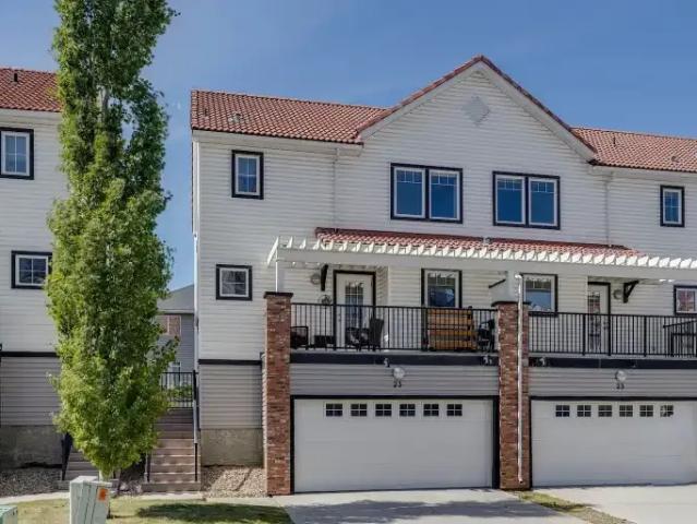 Townhouse for rent in Northwest, Alberta