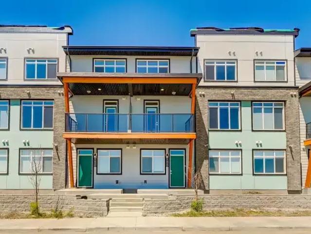 Townhouse for rent in Northwest, Alberta