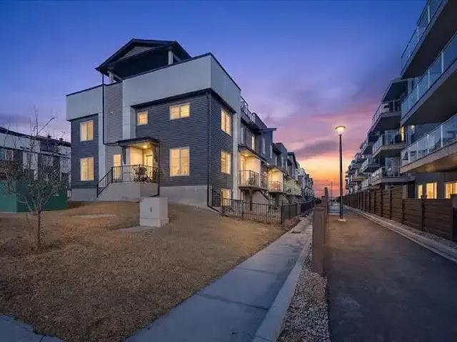 Townhouse for rent in Northwest, Alberta