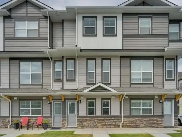 Townhouse for rent in Northwest, Alberta