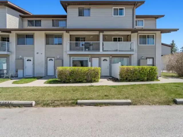 Townhouse for rent in Northwest, Alberta