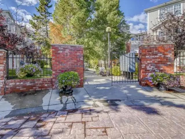 Townhouse for rent in Northwest, Alberta