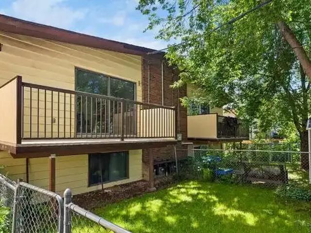 Townhouse for rent in Northwest, Alberta