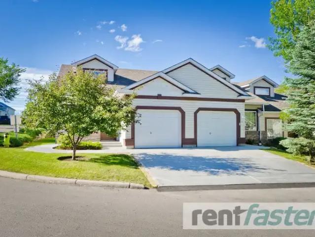 Townhouse for rent in Northwest, Alberta