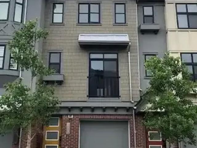 Townhouse for rent in Northwest, Alberta