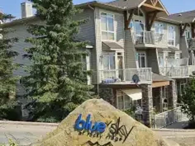 Townhouse for rent in Northwest, Alberta