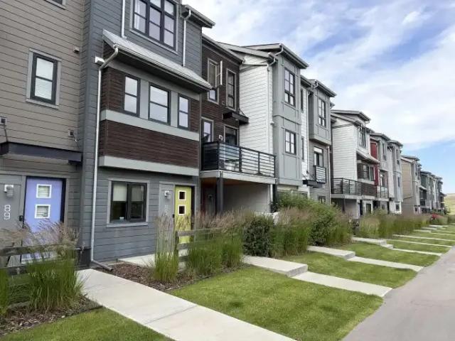 Townhouse for rent in Northwest, Alberta