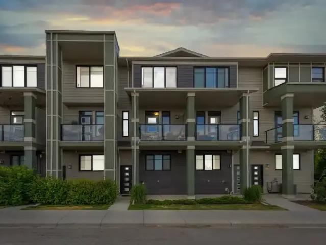 Townhouse for rent in Northwest, Alberta