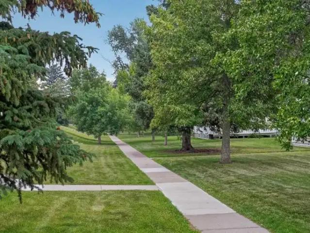 Townhouse for rent in Northwest, Alberta