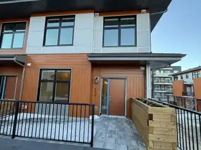 Townhouse for rent in Northwest, Alberta